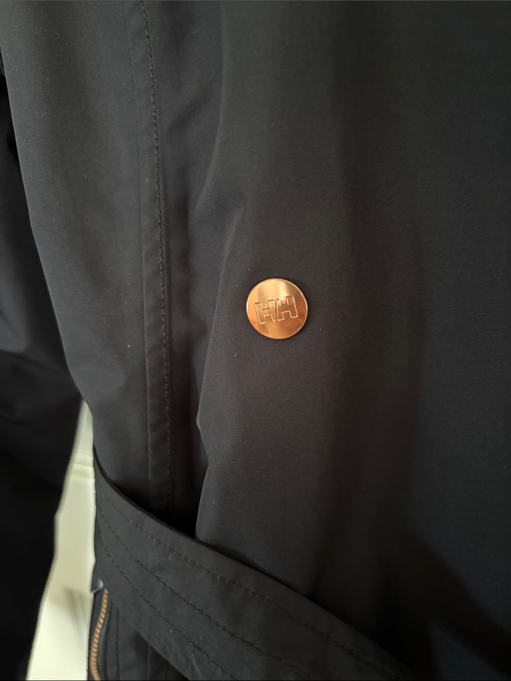 Women’s Helly Hansen Dark Navy Rain Trench Coat with Rose-Gold Accents. Size S - Picture 8 of 12